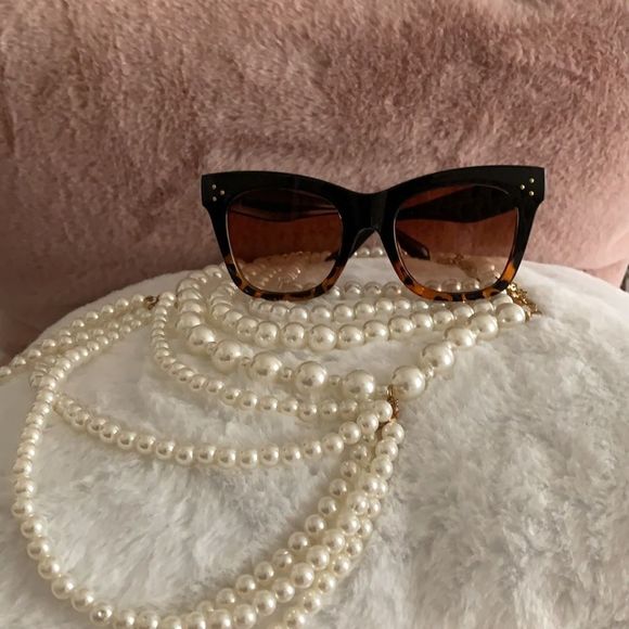 🕶 2 for $20 Fashion Black and Leopard Sunglasses - Picture 3 of 5